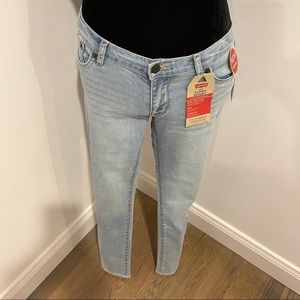 Girl’s Levi’s 710 super skinny jeans